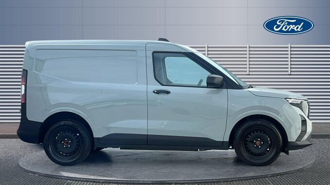 Ford Transit Courier E-Transit Courier 100kW 43kWh Trend Van Auto - Image 5